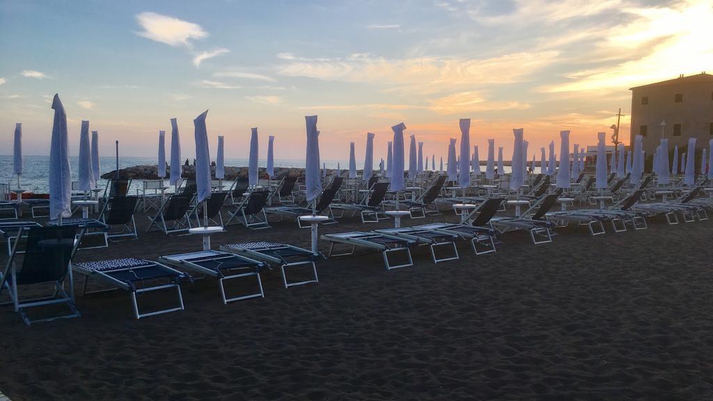 Lungomare Hotel Marina di Cecina Exterior photo